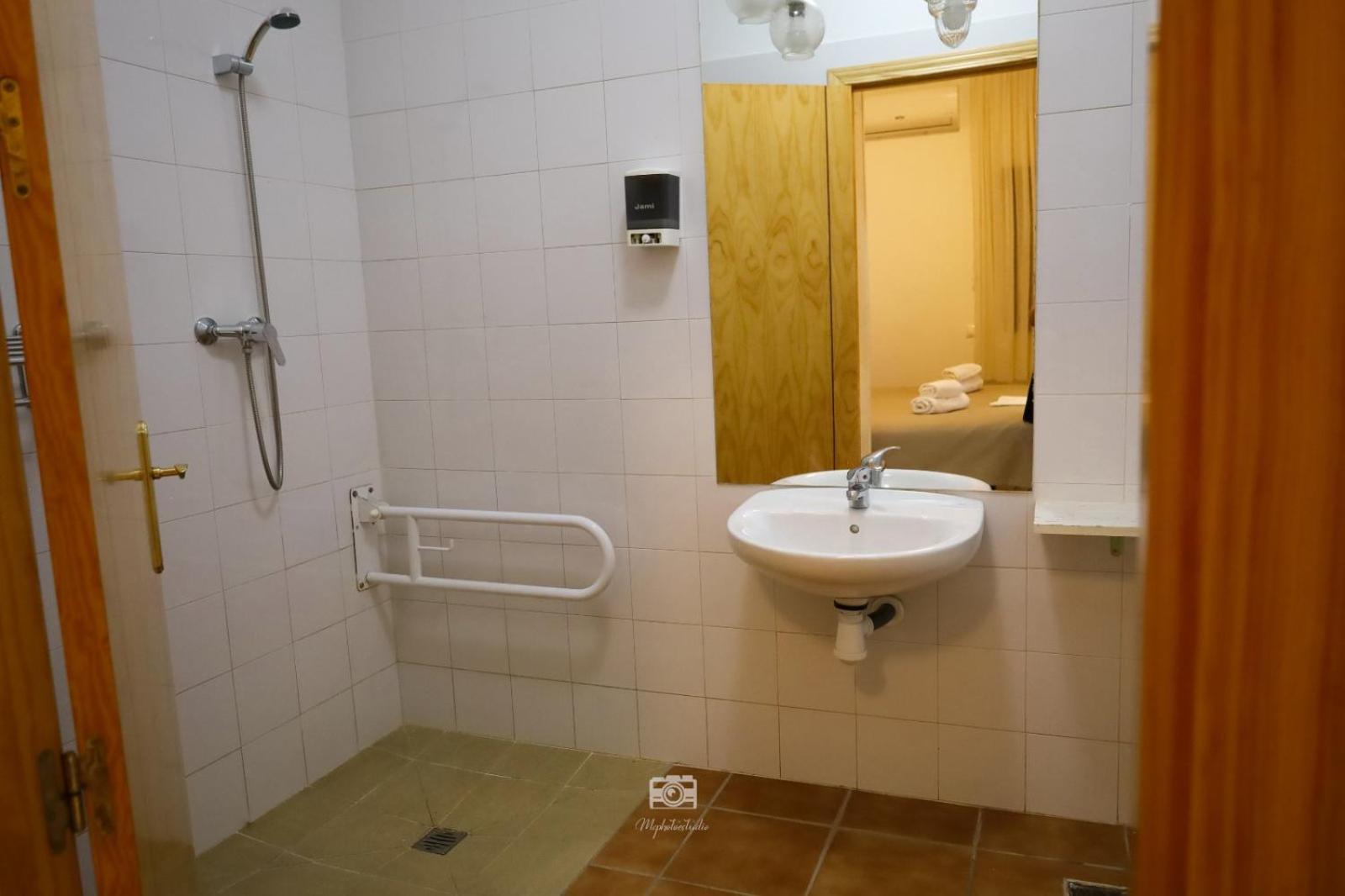 Hospedium Dlj Hostal Ben Nassar Arjona Εξωτερικό φωτογραφία